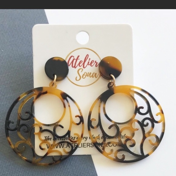Atelier Sona Jewelry - Acrylic Tortoise Filigree Earrings